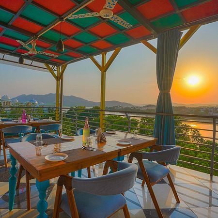 AAJ HAVELI - Lake Facing Boutique Hotel by Levelup Hotels Udaipur Extérieur photo