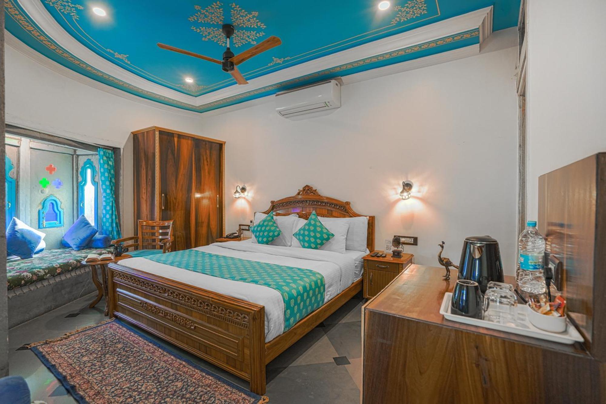 AAJ HAVELI - Lake Facing Boutique Hotel by Levelup Hotels Udaipur Extérieur photo