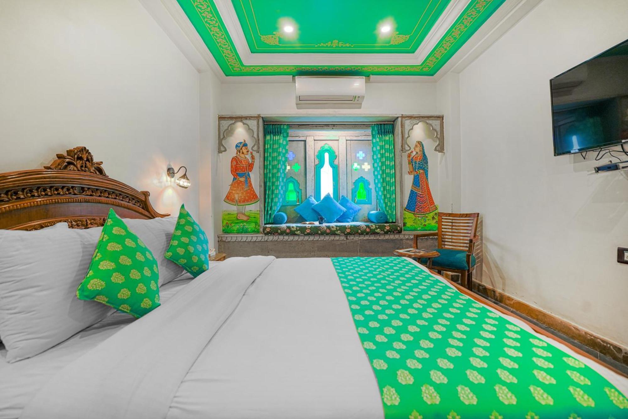 AAJ HAVELI - Lake Facing Boutique Hotel by Levelup Hotels Udaipur Extérieur photo