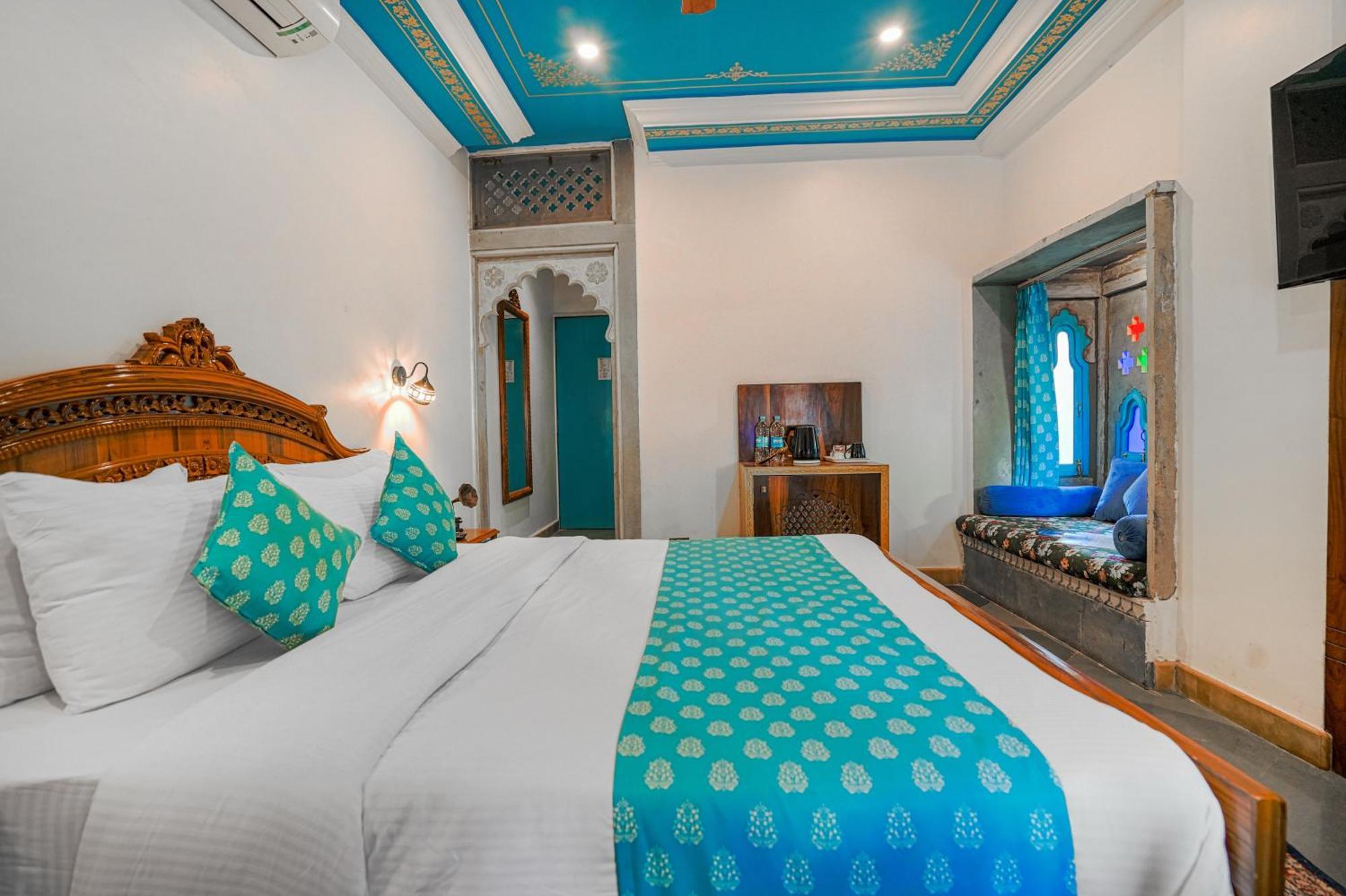 AAJ HAVELI - Lake Facing Boutique Hotel by Levelup Hotels Udaipur Extérieur photo