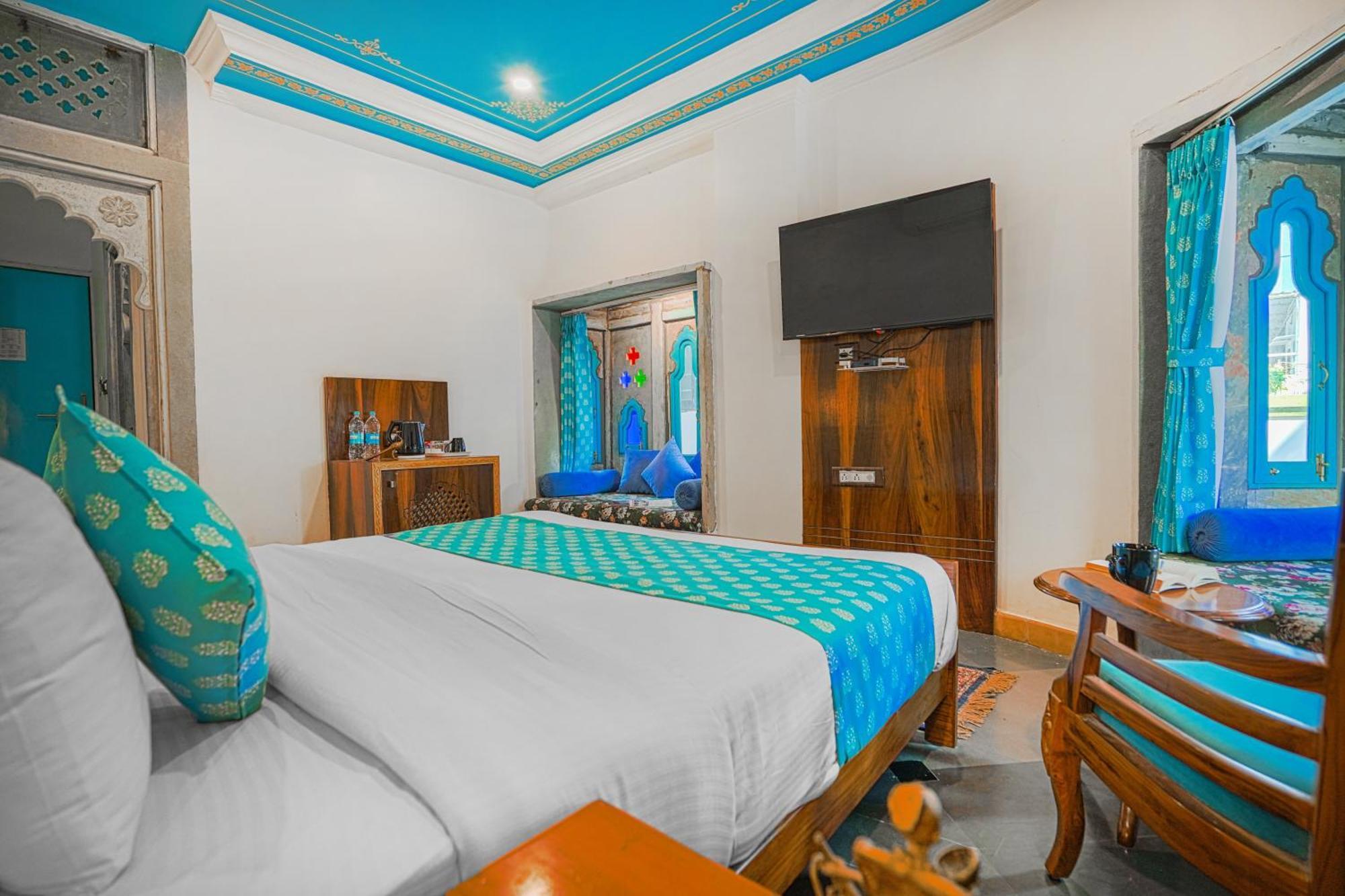 AAJ HAVELI - Lake Facing Boutique Hotel by Levelup Hotels Udaipur Extérieur photo