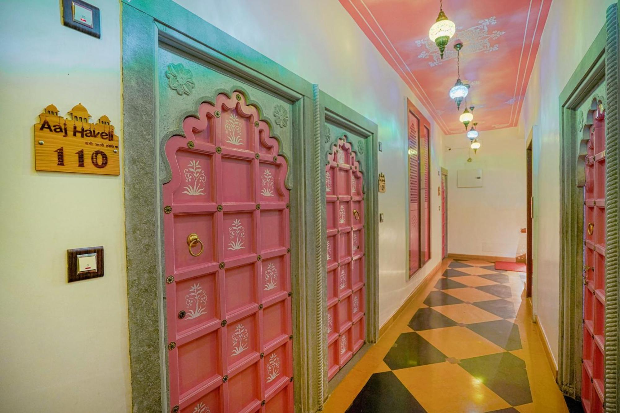 AAJ HAVELI - Lake Facing Boutique Hotel by Levelup Hotels Udaipur Extérieur photo