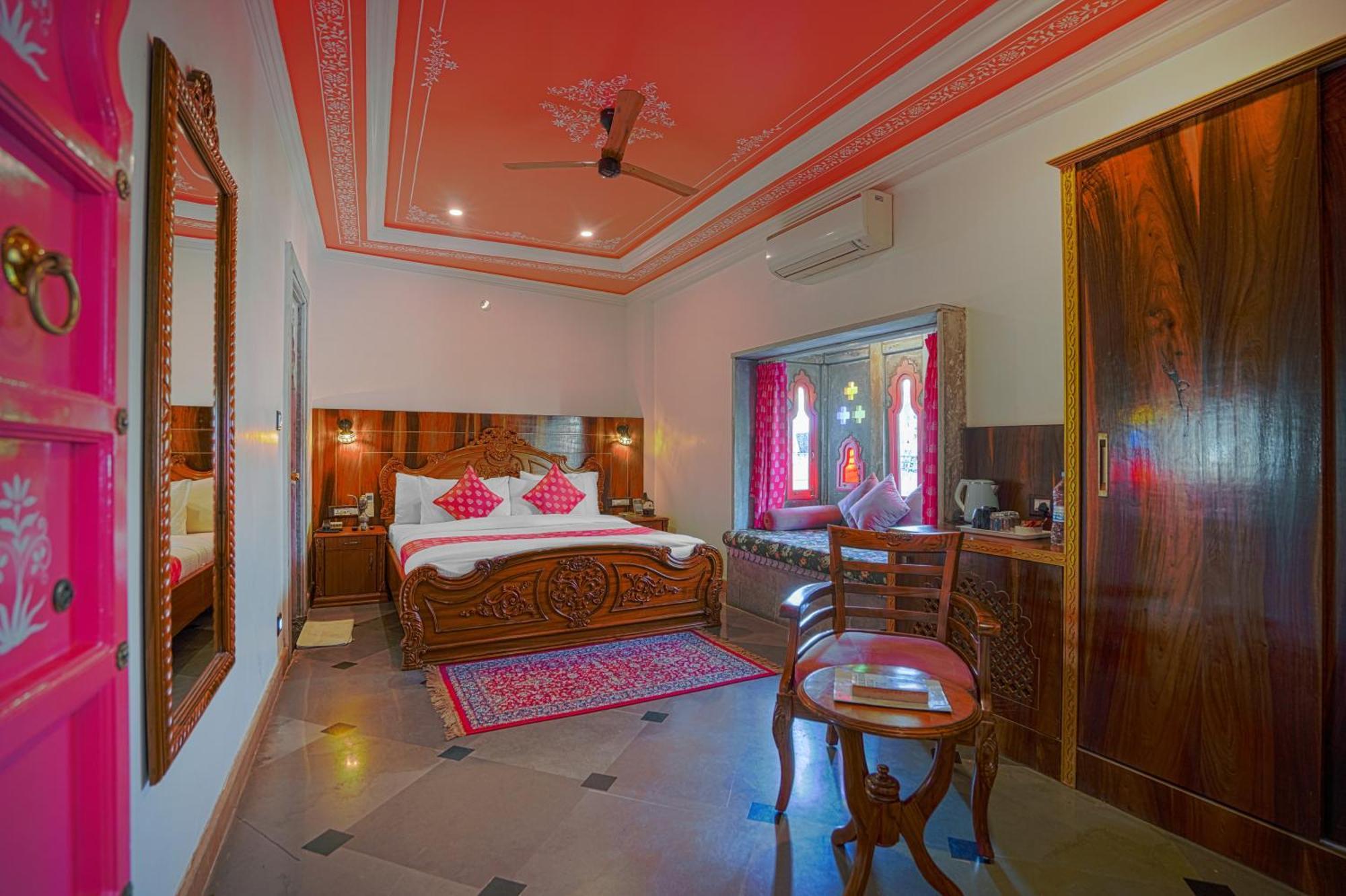 AAJ HAVELI - Lake Facing Boutique Hotel by Levelup Hotels Udaipur Extérieur photo