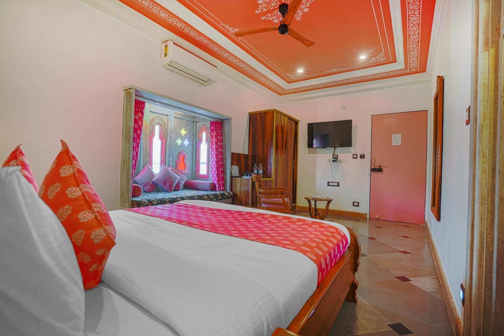 AAJ HAVELI - Lake Facing Boutique Hotel by Levelup Hotels Udaipur Extérieur photo